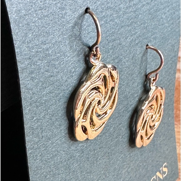 Lovell Designs - Gold Sea Rose Drop Earrings, gold plated, NWT - Picture 4 of 6